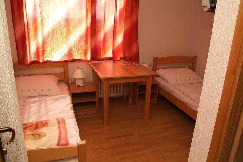 Prenociste Denis Hotel Velika Bagian luar foto